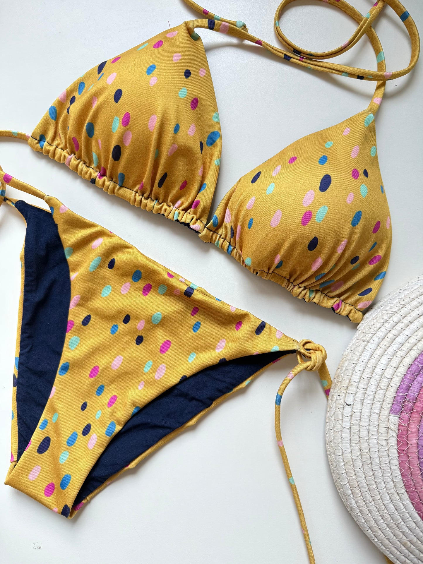 BIKINI TRIANGOLO E SLIP LACCETTI pois asimmentrici GIALLO SENAPE